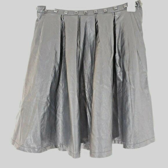 Very J Medium Black Faux Leather Pleather Circle Skirt Studs One Pocket - Picture 1 of 7